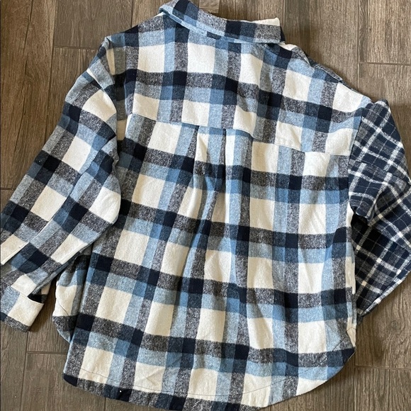 NWT New In Soft Thick Flannel Plaid Shacket - Picture 4 of 5